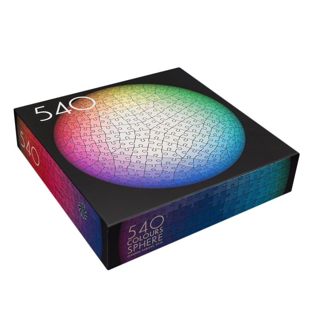 The 540 Colors Sphere 3-D Jigsaw Puzzle&#39;s box.
