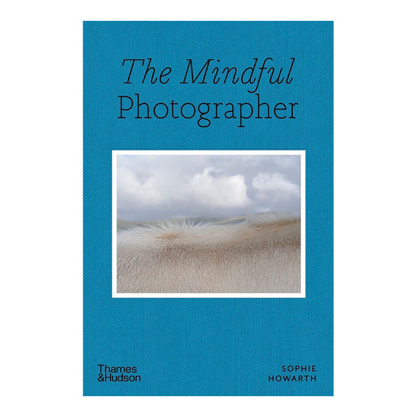 Refocus: A 30-Day Mindful Photography Journey for Beginners: Workbook with  Daily Prompts and Lessons + Reflection Pages: Goodhart, Angela:  9798377944256: : Books