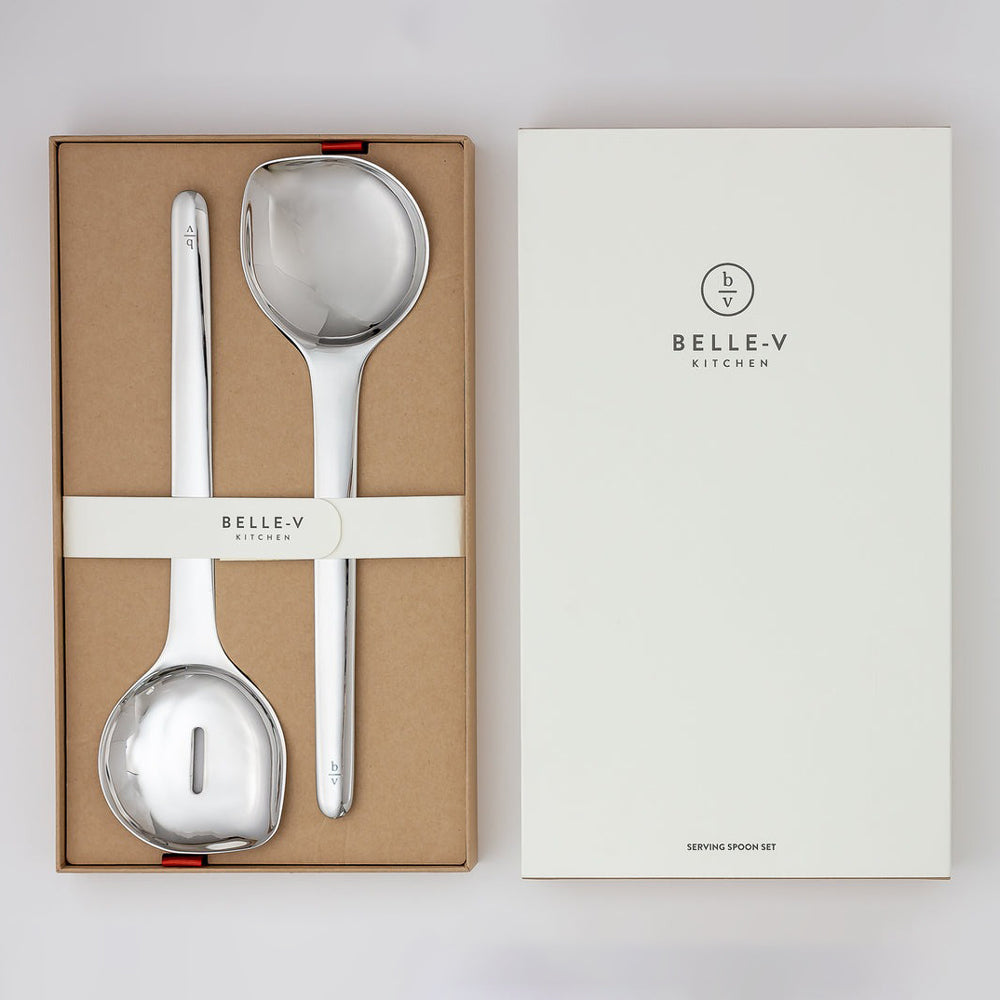 Spoon set in packaging.