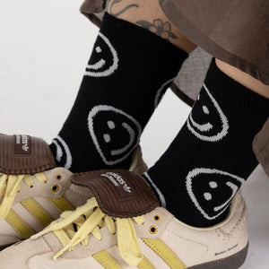 files/Black-Happy-socks2_1000x_a0fb1506-65dd-4b00-9996-d3132e8c3be2.jpg