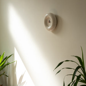 files/Clock-HOLLY-Gloss-Bone-lifestyle2_2048x_886862d1-78d8-4202-8311-6b6134ed7d91.jpg