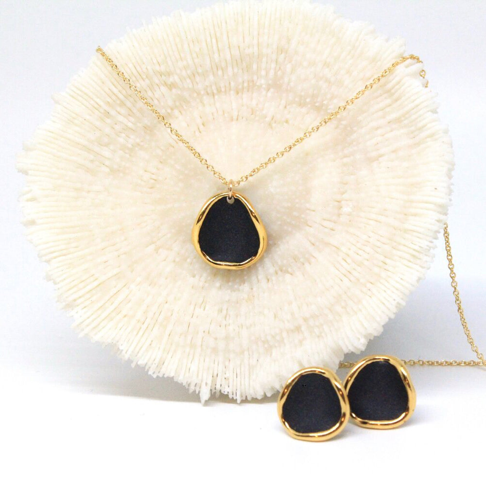 Coral Reef Necklace: Black