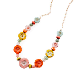 files/Dainty-Flower-and-Bead-Necklace1_2048x_21df57d7-a1ee-4749-939d-bc90cf2d671d.jpg