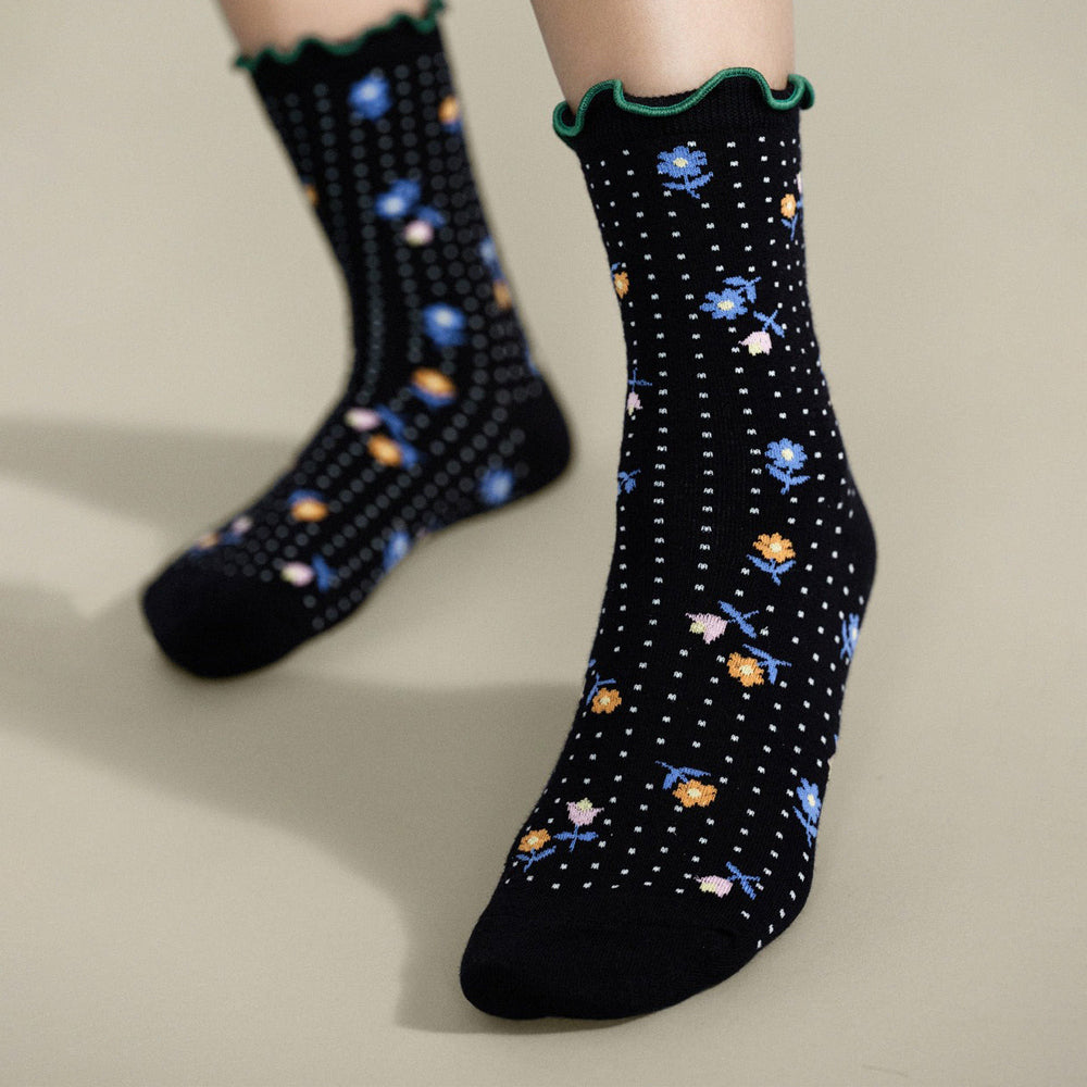 Dottie Floral Black Crew Socks - SFMOMA Museum Store