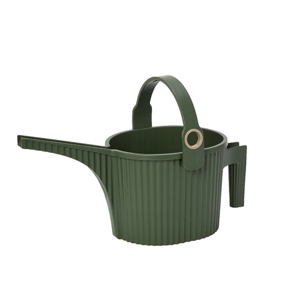 Jerry 鵜飼　ストレンジャー　Watering the Garden Watering | Gardener's Supply.