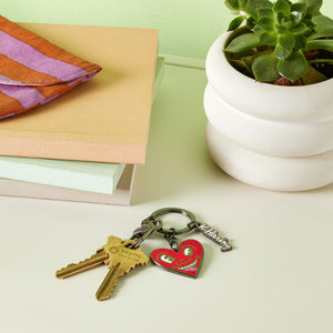 files/Haring-Heart-Keychain-lifestyle.jpg