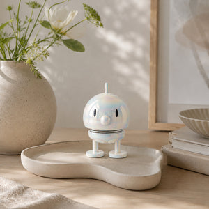 files/Hoptimist-Small-Iridescent-Bumble-lifestyle1_1000x_d78d7218-4707-46f5-8ae8-72b91cc05391.jpg