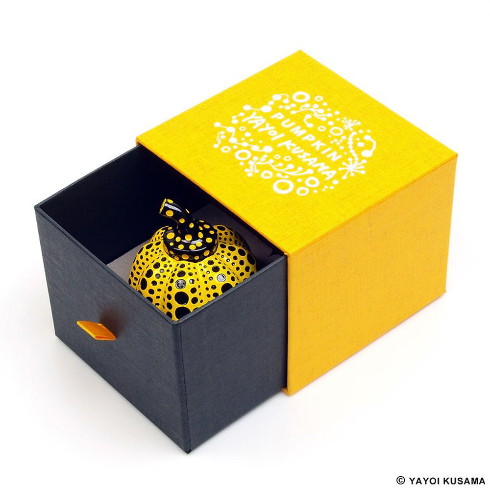 Packaging of Kusama Object Pumpkin Yellow
