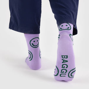 files/Lavender-Happy-socks3_1000x_666cf26f-95fe-4538-bc22-34e3a9a64e55.jpg