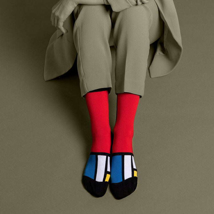 Model wearing socks.