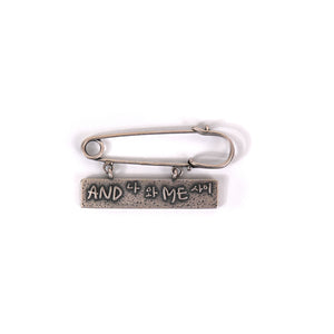 files/RM-x-SFMOMA-Between-You-and-Me-Brooch-back_2048x_2246be00-0719-4a11-b4ab-5e7d0f2c1159.jpg