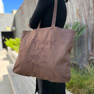 files/RM-x-SFMOMA-Between-You-and-Me-Canvas-Tote-lifestyle1_2048x_fe1f66d4-e4d0-4abe-ac76-331e4f635541.jpg
