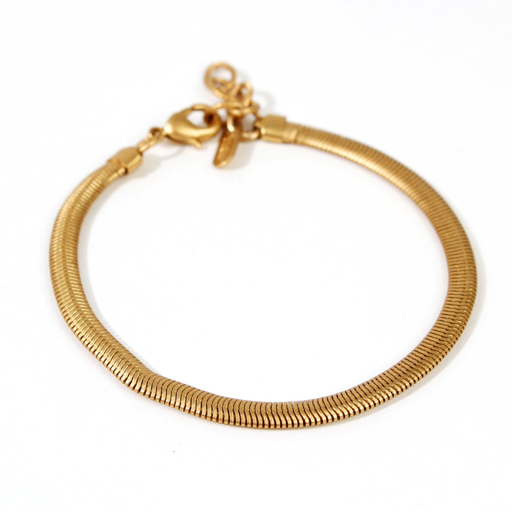 Sarah Cavender Gold Single Strand Bracelet front view