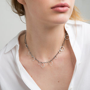 files/Small-Circle-Bunches-Necklace-lifestyle2_1000x_1e3e75df-9ccc-4d83-a8c1-6324ce982aac.jpg