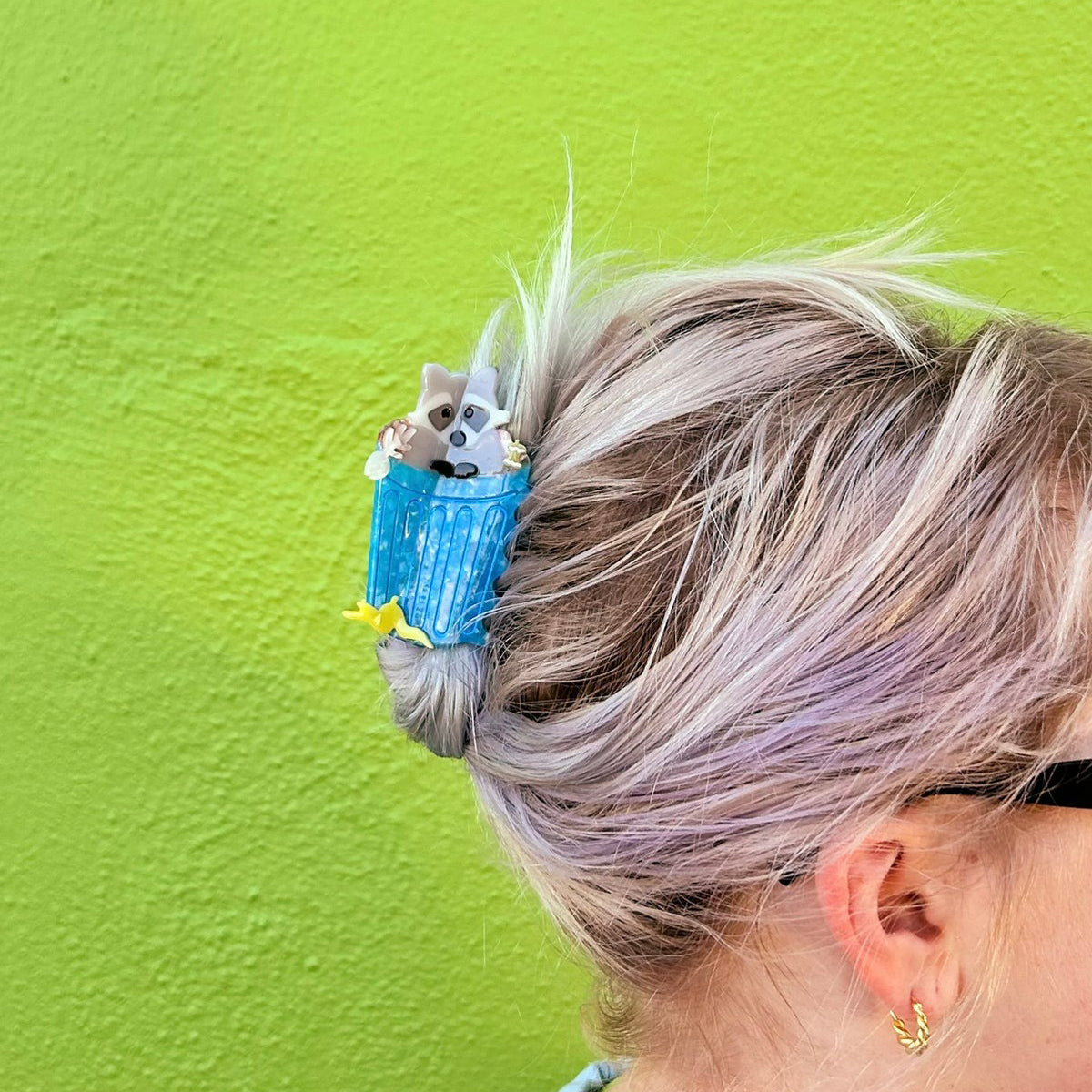 Trash Raccoon Hair Claw