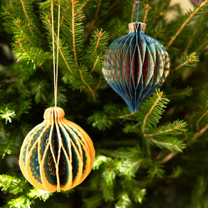 files/Yellow-Bauble-Honeycomb-Ornament3_1200x_d65274db-d45e-45d2-96a3-74feb493f454.jpg