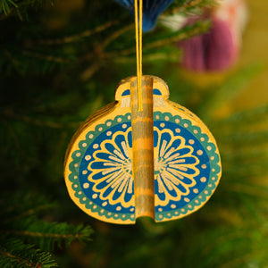 files/Yellow-Bauble-Honeycomb-Ornament5_1200x_0749b289-1cd8-46fb-b95e-6d4c2714593f.jpg