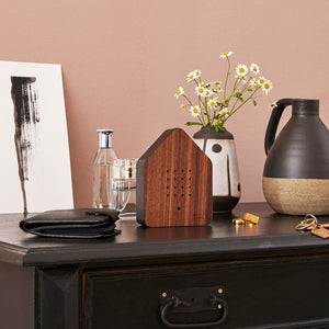 files/birdybox-walnut-lifestyle2_1000x_325ec99b-1d64-4593-b02f-22b960fe87f7.jpg