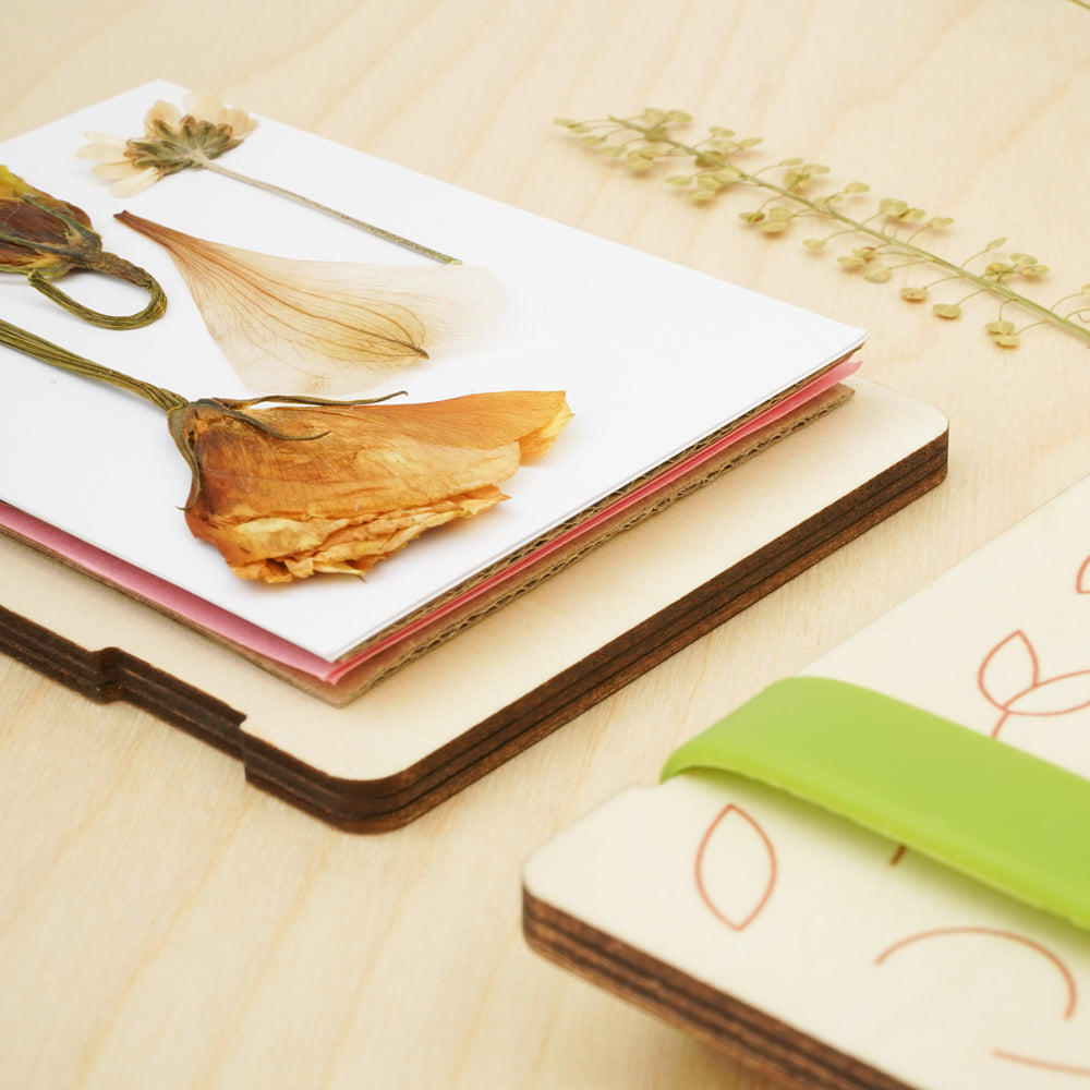 Flower Power: Pocket-Sized Flower Press Kit - SFMOMA Museum Store