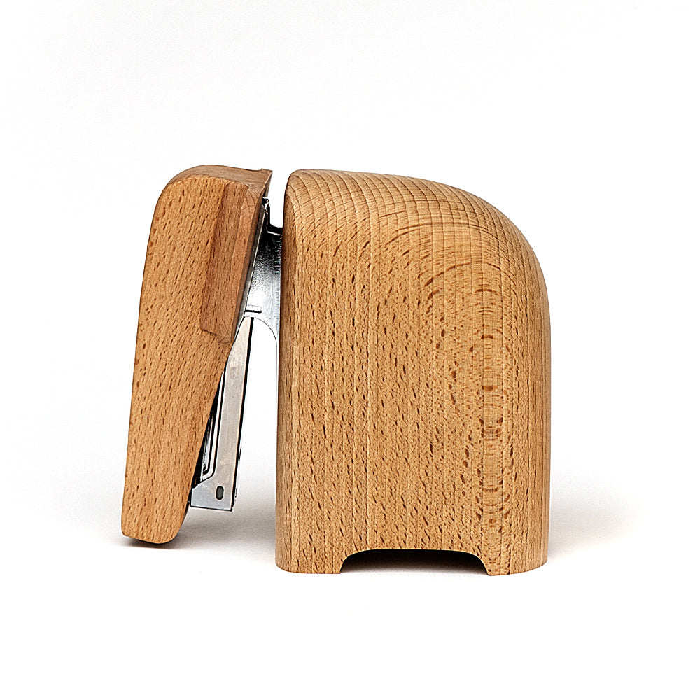 https://museumstore.sfmoma.org/cdn/shop/files/mama-elephant-stapler1-1000x.jpg?v=1689894717&width=1600